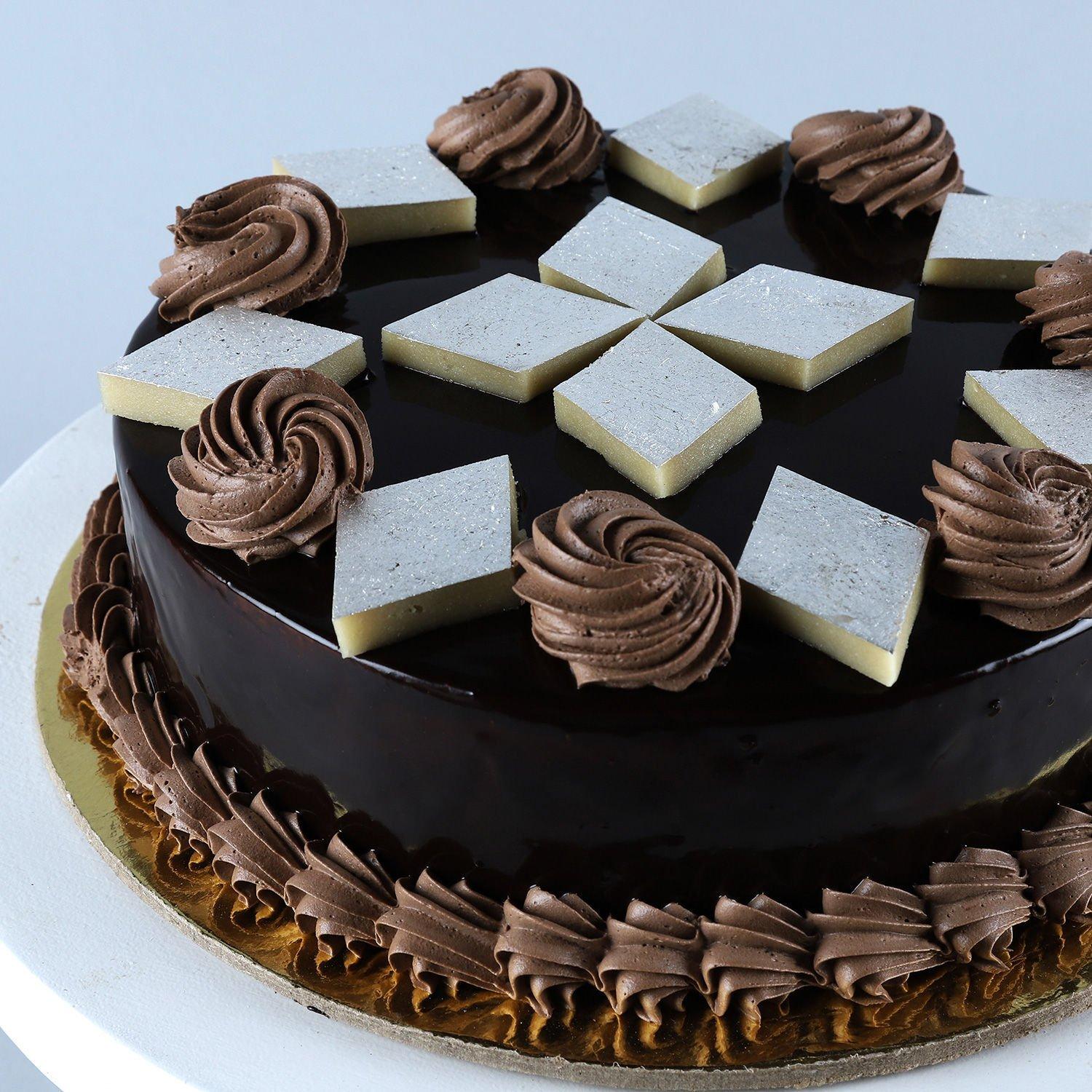New flavour Alert Kaju Katli... - Urvashi Cakes and Classes | Facebook