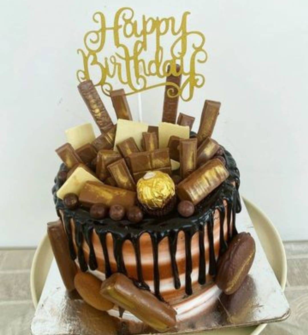 Gold Drip Chocolate Cake – Creme Castle