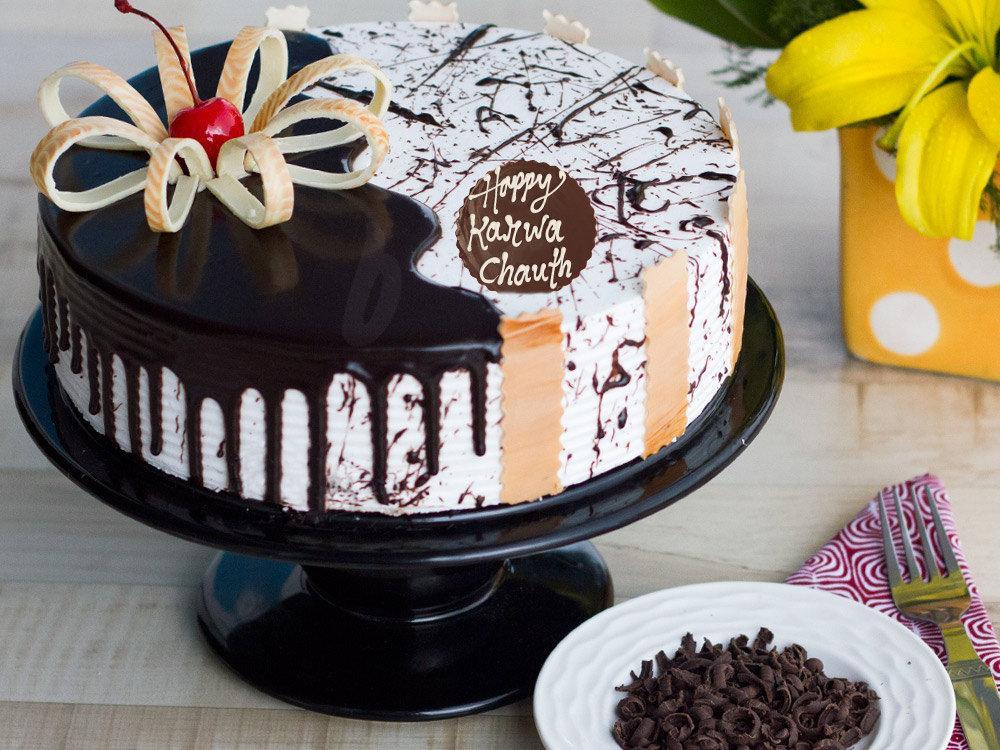 Order Delectable Choco Vanilla Cake Online | Yummycake