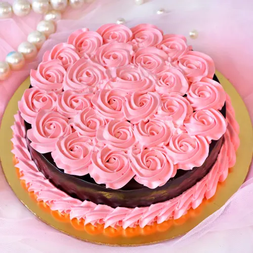 chocolate cake with pink roses