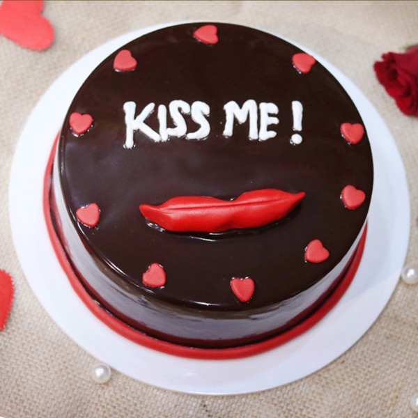 Order Kiss Me Cake 1 Kg Online at Best Price, Free Delivery|IGP Cakes