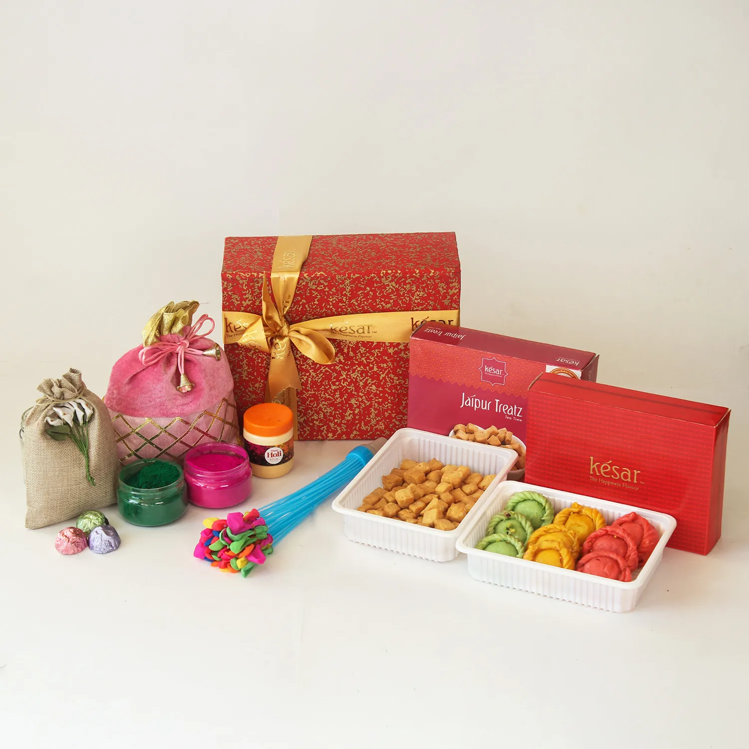 Dry Fruits And Eco Friendly Gulaal Holi Gift Basket: Gift/Send Holi Gifts  Online J11155126 |IGP.com