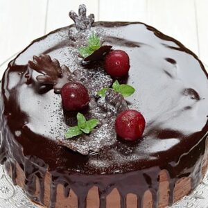 Dripping Chocolate Cake Half Kg