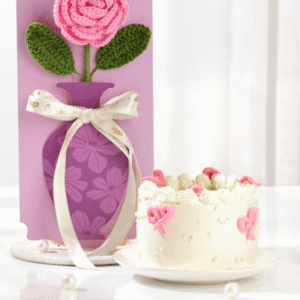 Charming Cake And Crochet Rose Gift Combo